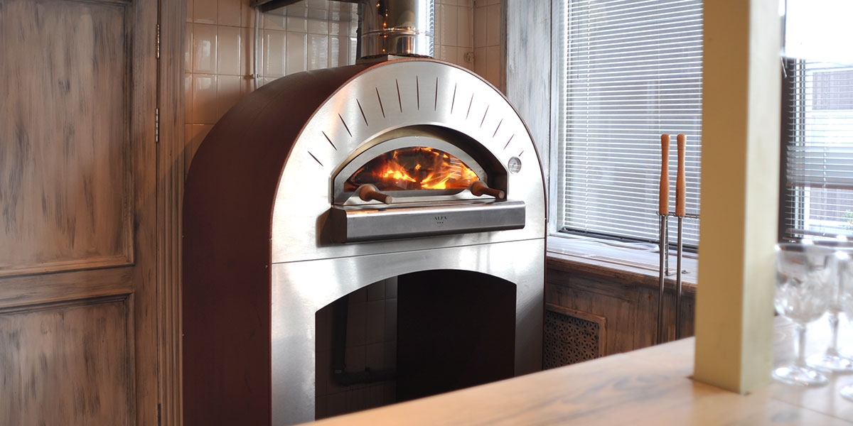 wood-burning-pizza-ovens-for-restaurant.-1200x600